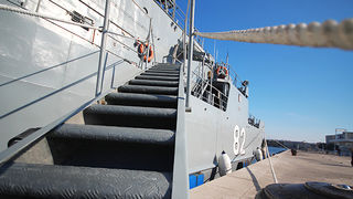 Polazak ratnog broda HRM-a sa zadarske rive (foto:Saša Čuka)