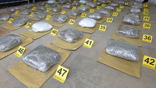 Veliki ulov zadarske policije: Na autocesti zapljenili 52 kg marihuane Veliki ulov zadarske policije: Na autocesti zapljenili 52 kg marihuane