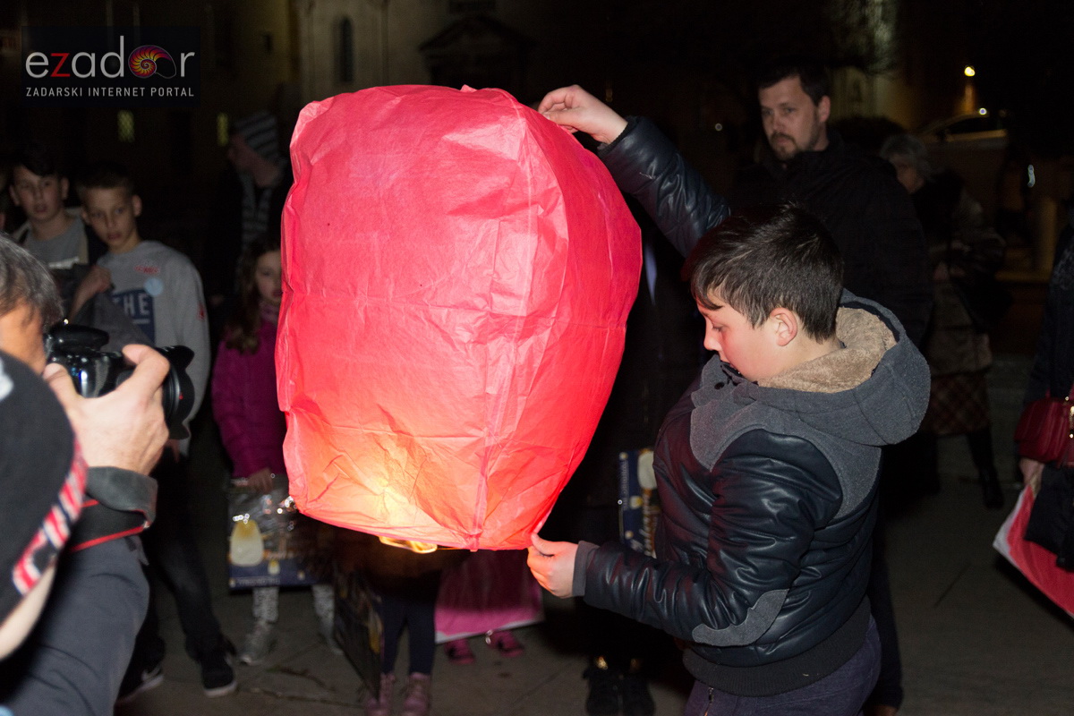 Humanitarni svjetlosni spektakl “Zaželi ljubav” na zadarskom Forumu, 18. veljače 2017. Humanitarni svjetlosni spektakl “Zaželi ljubav” na zadarskom Forumu, 18. veljače 2017.
