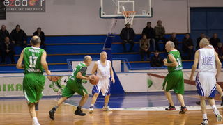 Fešta u povodu 80. rođendana Pina Giergie: Vetarani KK Zadar – Veterani KK Olimpija Fešta u povodu 80. rođendana Pina Giergie: Vetarani KK Zadar – Veterani KK Olimpija