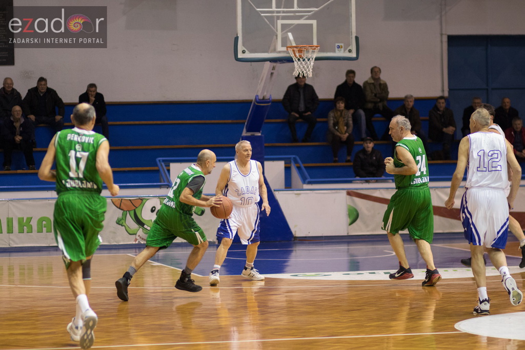 Fešta u povodu 80. rođendana Pina Giergie: Vetarani KK Zadar – Veterani KK Olimpija Fešta u povodu 80. rođendana Pina Giergie: Vetarani KK Zadar – Veterani KK Olimpija