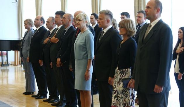Ceremonija polaganja svecane prisege novoizabranih sudaca Ustavnog suda RH u Uredu predsjednice. Lovorka Kusan, Mario Jelusic, Davorin Mlakar, Branko Brkic, Miroslav Sumanovic, Josip Leko, Ingrid Anticevic-Marinovic, Rajko Mlinaric, Snjezana Bagic, Andre