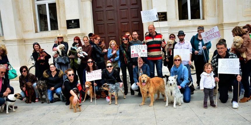 Skup podrške za NO KILL skloništa za životinje, foto Iva Perinčić Skup podrške za NO KILL skloništa za životinje, foto Iva Perinčić