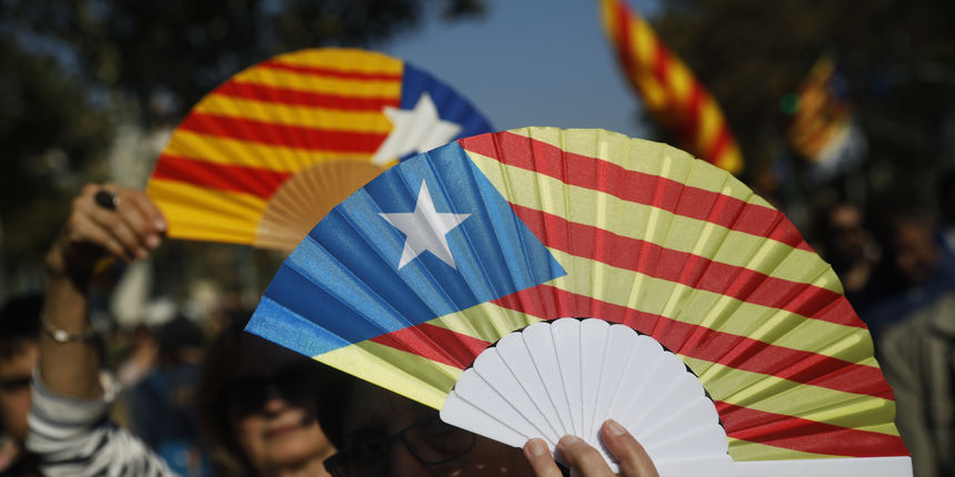 Pogledajte što se događa na ulicama nakon što je Katalonija proglasila neovisnost Pogledajte što se događa na ulicama nakon što je Katalonija proglasila neovisnost