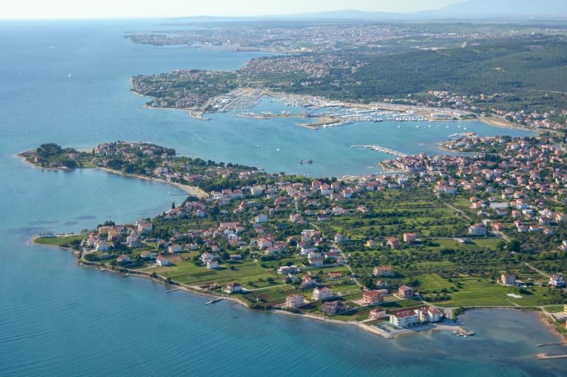 Let iznad Sukošana i Marine Dalmacija, Foto: Dino Stanin/PIXSELL Let iznad Sukošana i Marine Dalmacija, Foto: Dino Stanin/PIXSELL