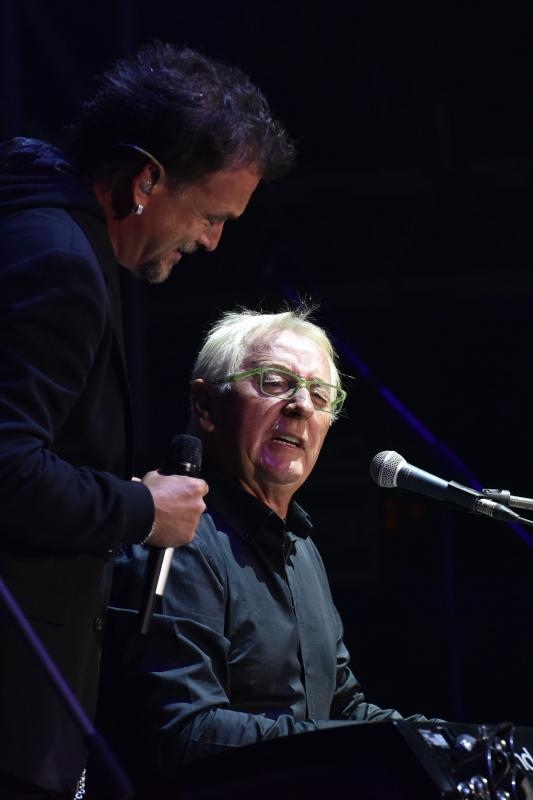 Koncert Olivera Dragojevića i Zlatana Stipišića u pulskoj Areni. Kao gosti nastupili su 2CELLOS. Photo: Duško Marušić/PIXSELL