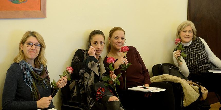 Uoči kolegija, župan poklonio ruže svim novinarkama