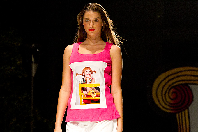 Trodnevna modna manifestacija Zadar fashion nights održava se na Trgu Ivana Pavla II. Prve večeri, pod nazivom ‘Urban Night’ predstavili su se kreatori i modne kuće: Toni Brekalo, Galko, Callegari, Oktan, Ana Milin i Margarete Ete. U glazbenom dijelu prog Trodnevna modna manifestacija Zadar fashion nights održava se na Trgu Ivana Pavla II. Prve večeri, pod nazivom ‘Urban Night’ predstavili su se kreatori i modne kuće: Toni Brekalo, Galko, Callegari, Oktan, Ana Milin i Margarete Ete. U glazbenom dijelu prog