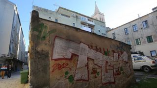06.11.2013., Zadar – Dotrajale fasade na zgradama u centru grada. Photo: Filip Brala/PIXSELL 06.11.2013., Zadar – Dotrajale fasade na zgradama u centru grada. Photo: Filip Brala/PIXSELL