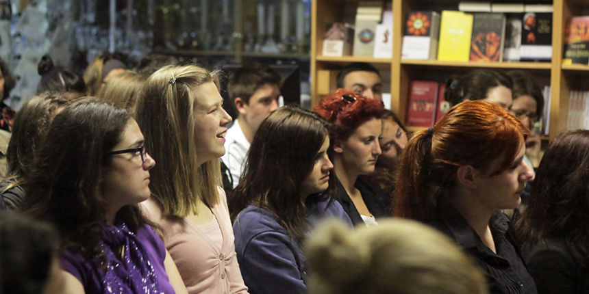 Marko Vučetić u Verbumu, Večer u knjižari, foto-Saša Čuka Marko Vučetić u Verbumu, Večer u knjižari, foto-Saša Čuka