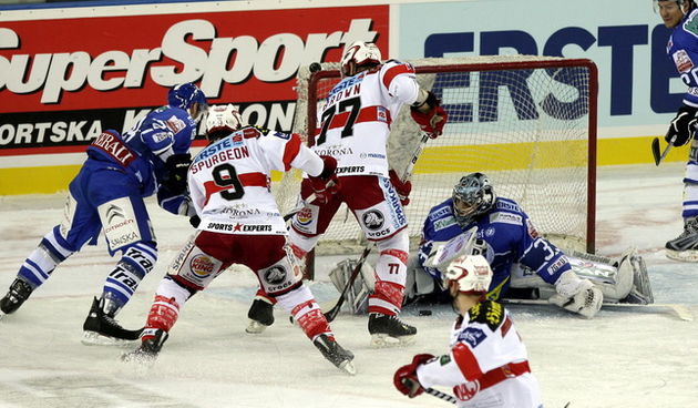Zagreb, 210111.
Dvorana Arena Zagreb.
U zagrebackoj sportskoj dvorani Arena odrzati ce se hokejaski spektakl Ice Fever od 21-28. 01. Hokejasi Medvescaka odigrati ce 4 utakmice EBEL lige pred vec rasprodanom dvoranom. 
Prva utakmica spektakla Ice Fever je