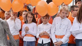 Šibenik: Puštanjem 53 balona obilježen rođendan Dražena Petrovića Šibenik: Puštanjem 53 balona obilježen rođendan Dražena Petrovića