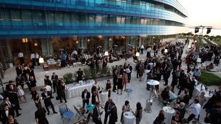 Zadar, 040512.
Falkensteiner Hotel & Spa Iadera u Punta Skali u Petrcanima kraj Zadra. Investicija vrijedna 160 milijuna eura prema rijecima celnih ljudi isplatila se. Hotel koji je otvoren lani u srpnju, danas je otvoren i sluzbeno. Na otvorenju su bile Zadar, 040512.
Falkensteiner Hotel & Spa Iadera u Punta Skali u Petrcanima kraj Zadra. Investicija vrijedna 160 milijuna eura prema rijecima celnih ljudi isplatila se. Hotel koji je otvoren lani u srpnju, danas je otvoren i sluzbeno. Na otvorenju su bile