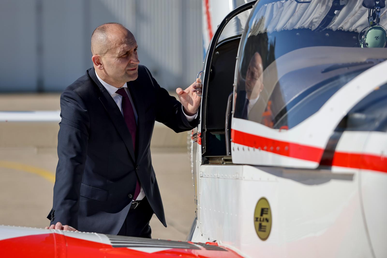 Zemunik: 20. obljetnica akrobatske grupe “Krila Oluje” Zemunik: 20. obljetnica akrobatske grupe “Krila Oluje”