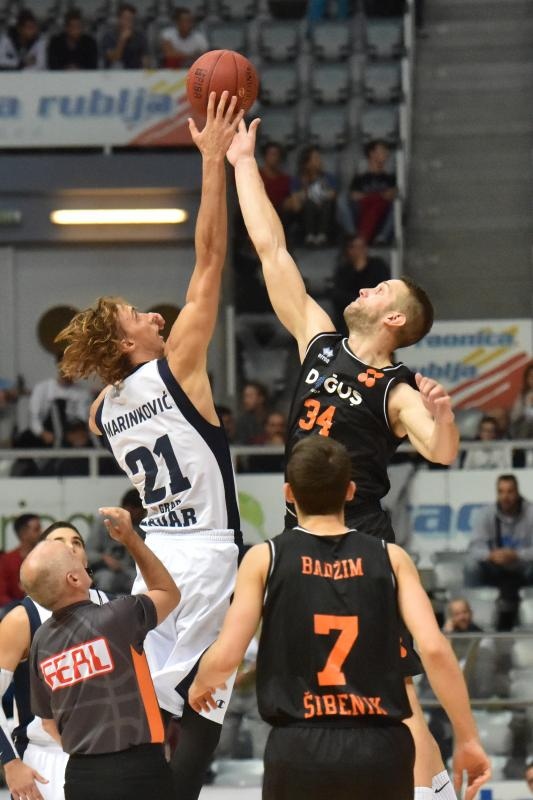 Dvorana Krešimir Ćosić, Zadar – 2. kolo A-1 muške lige, KK Zadar – GKK Šibenik 80-76. Photo: Dino Stanin/PIXSELL Dvorana Krešimir Ćosić, Zadar – 2. kolo A-1 muške lige, KK Zadar – GKK Šibenik 80-76. Photo: Dino Stanin/PIXSELL
