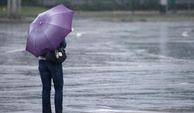 25.08.2013., Zagreb – Zahladjenje i kisa na gradskim ulicama. Photo: Grgur Zucko/PIXSELL Autor  Grgur Zucko/PIXSELL KLJUČNE RIJEČI  zahladenje, pljusak, lose vrijeme, kisa