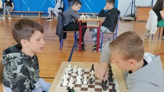 Osnovna škola Krune Krstića bila domaćin prijateljskog međuškolskog turnira u šahu Osnovna škola Krune Krstića bila domaćin prijateljskog međuškolskog turnira u šahu