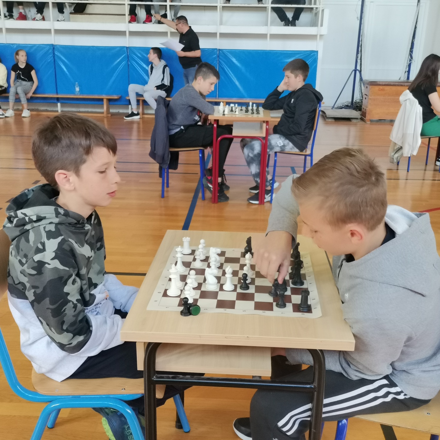Osnovna škola Krune Krstića bila domaćin prijateljskog međuškolskog turnira u šahu Osnovna škola Krune Krstića bila domaćin prijateljskog međuškolskog turnira u šahu