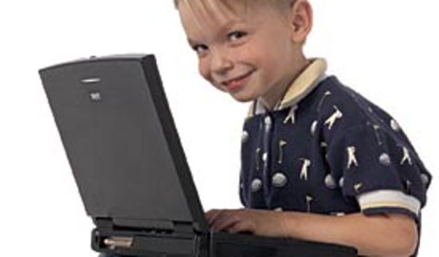 dijete za kompjutorom