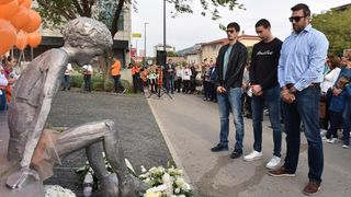 Šibenik: Puštanjem 53 balona obilježen rođendan Dražena Petrovića Šibenik: Puštanjem 53 balona obilježen rođendan Dražena Petrovića