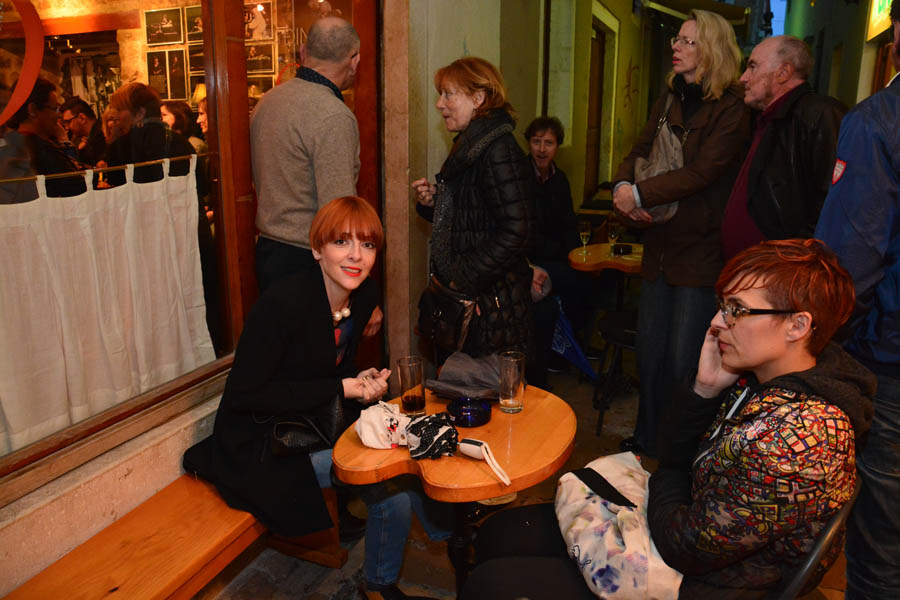 U caffe galeriji “Đina” otvorena izložba “Gospoda Glembajevi” U caffe galeriji “Đina” otvorena izložba “Gospoda Glembajevi”