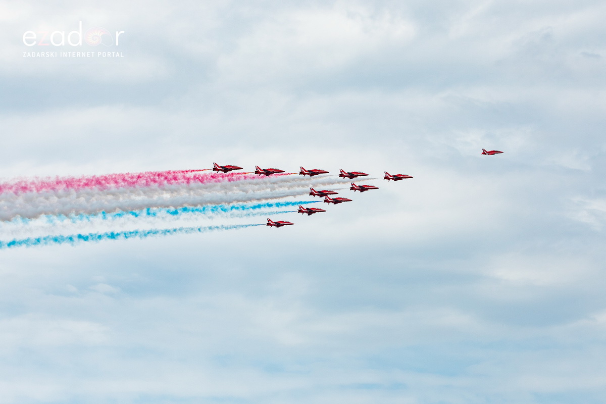Krila Oluje i Red Arrows preletjeli iznad Zadarskog kanala