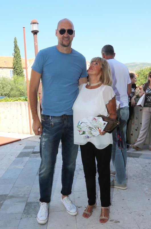 Stojko Vranković dobio nagradu za životno djelo Grada Drniša, Foto: Duško Jaramaz/PIXSELL