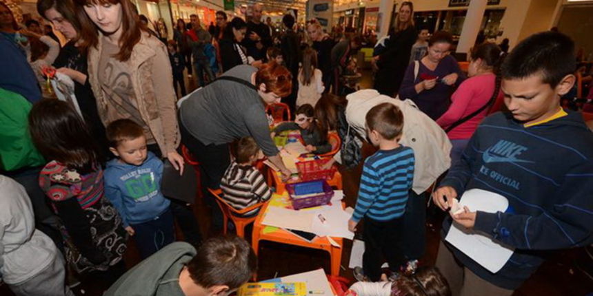 Superheroji u trgovinskom centru Supernova 25. listopada 2014. Foto: Iva Perinčić Superheroji u trgovinskom centru Supernova 25. listopada 2014. Foto: Iva Perinčić