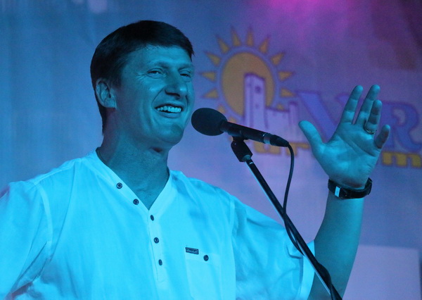 Virsko ljeto 2016: Tomislav Bralić i klapa Intrade oduševili 12 tisuća obožavatelja na virskoj rivi Virsko ljeto 2016: Tomislav Bralić i klapa Intrade oduševili 12 tisuća obožavatelja na virskoj rivi