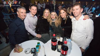 Ludnica u Saturnusu: Najbolji doček u svemiru i šire Ludnica u Saturnusu: Najbolji doček u svemiru i šire