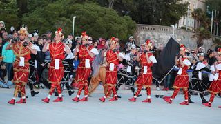 HGD Sv. Cecilija izvelo korčulanski viteški ples “Moreška” na Pozdravu suncu