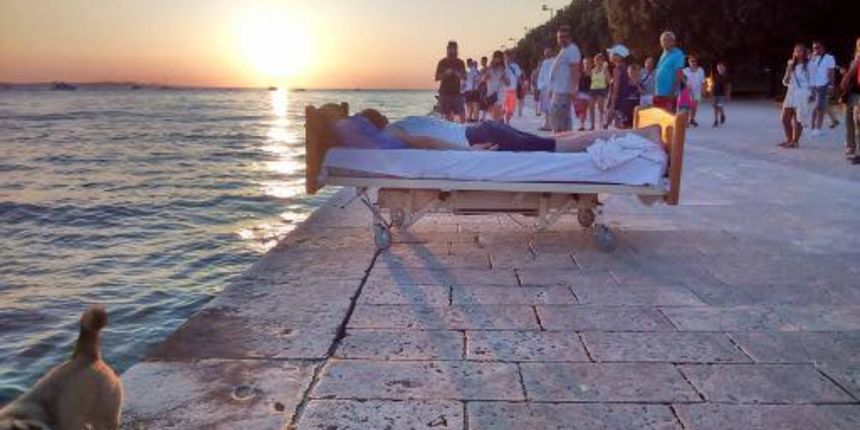 Krevet na Kolovarama za potrebe spota grupe Zaratino