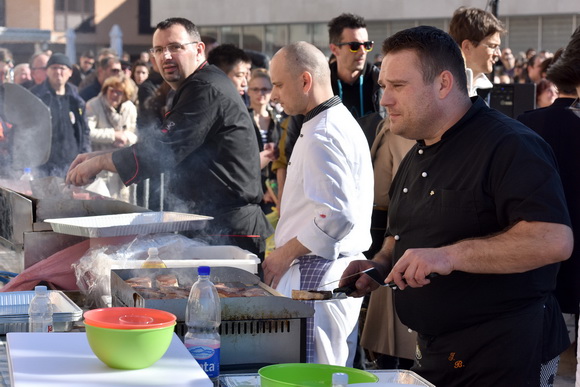 Velikom gastro-eno feštom na Forumu završen 2. “Tuna, Sushi & Wine Festival” Velikom gastro-eno feštom na Forumu završen 2. “Tuna, Sushi & Wine Festival”