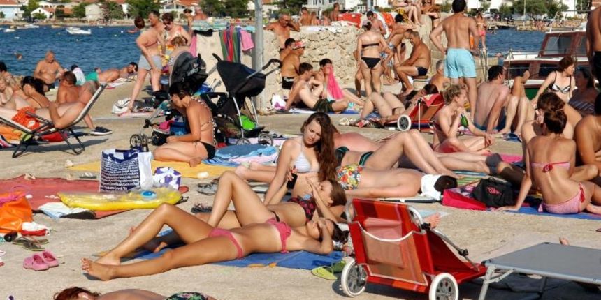 Đir virskim plažama 8. kolovoza 2014. Foto: Damir Špehar/PIXSELL Đir virskim plažama 8. kolovoza 2014. Foto: Damir Špehar/PIXSELL