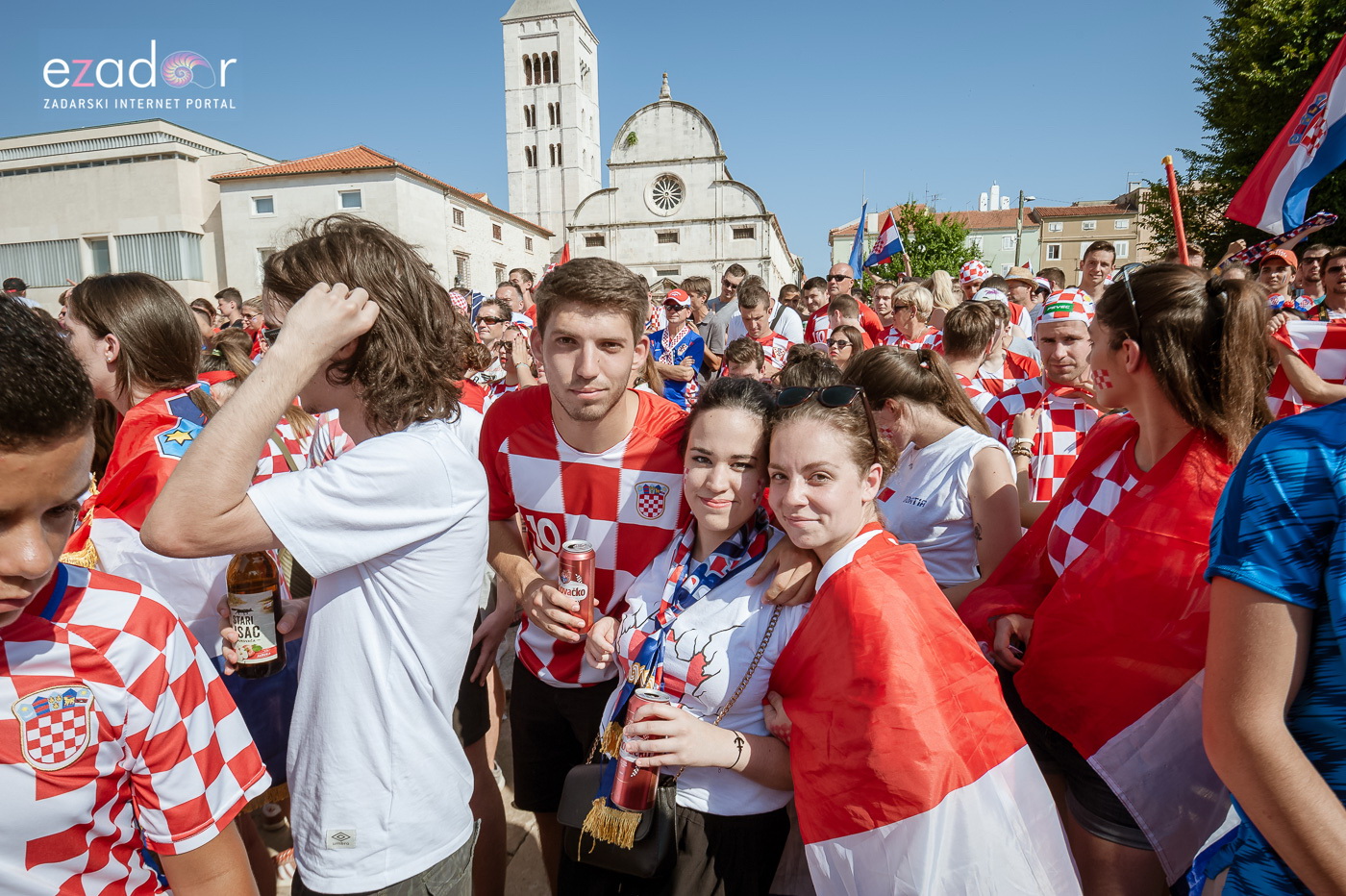 Navijačko ludilo u Zadru za vrijeme i nakon finala Svjetskog prvenstva Navijačko ludilo u Zadru za vrijeme i nakon finala Svjetskog prvenstva