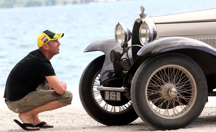 Zadar, 050612.
Oldtimer Rally “2Fast4You” na relaciji Ancona – Makarska – Dubrovnik – Zadar – Split odrzava se od 1. – 7. lipnja 2012. godine u organizaciji talijanske agencije “Solo Croazia” . Danas su sudionici rallya svoje limene ljubimce u posljepodne