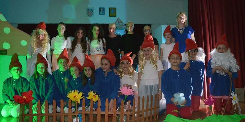 Ninske “Zvjezdice” spremaju predstavu “Štrumpfovi”