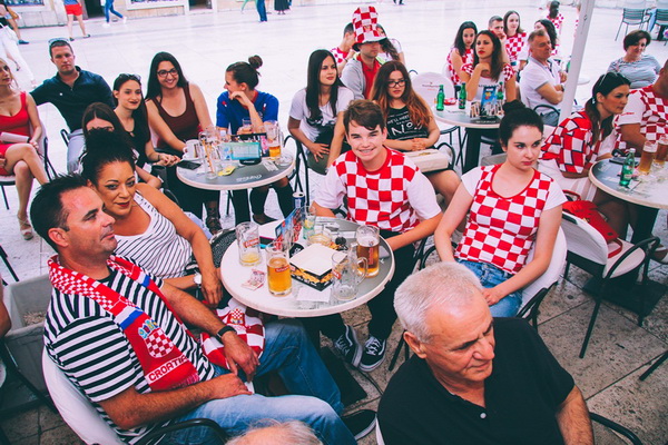 Euro 2016: Utakmica između Hrvatske i Češke gledala se u brojnim zadarskim lokalima i kafićima.