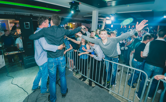 Zadarska večer s Ivicom Sikirićem Ićom u Hitch baru, 8.5.2015. (Foto: Ivan Toman) Zadarska večer s Ivicom Sikirićem Ićom u Hitch baru, 8.5.2015. (Foto: Ivan Toman)