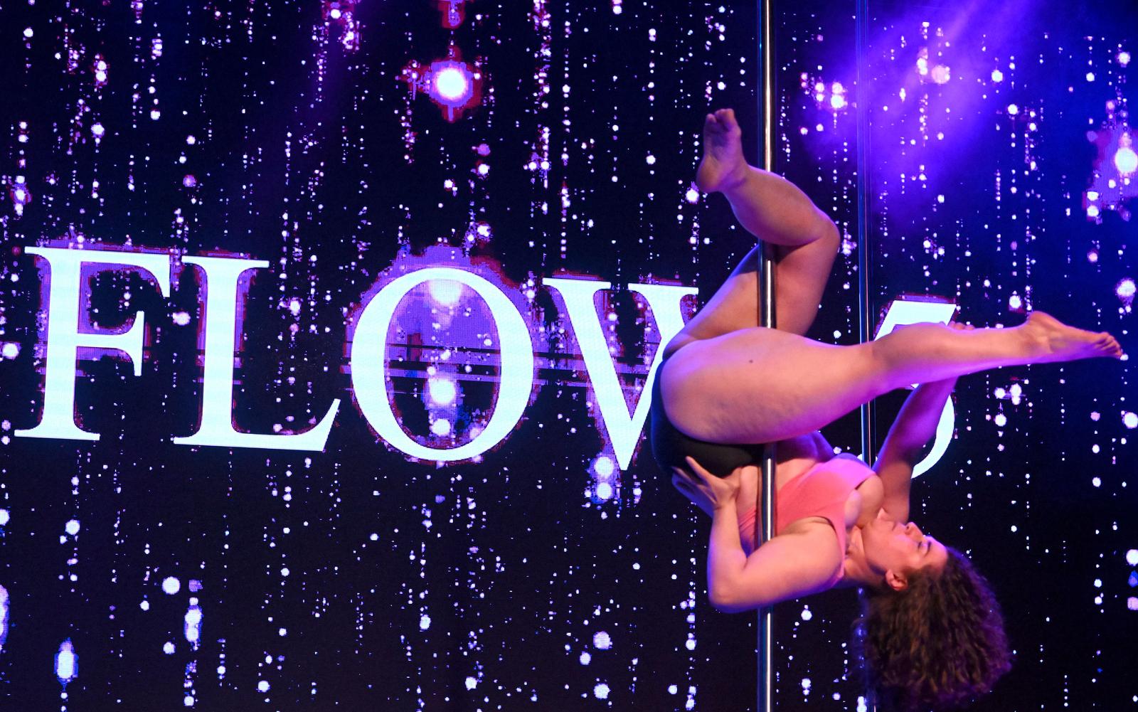 Boogaloo klub: Pole Dance Showcase
