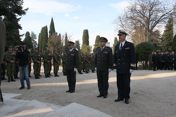 Polaganje vijenaca za poginule branitelje u VRA Maslenica, Foto: Saša Čuka