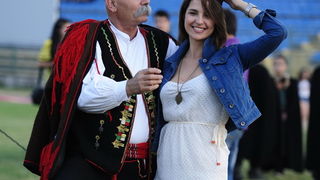 Sibenik, 030612.
Stadion Subicevac.
Veceras je odrzan humanitarni koncert “Sibenska srca za nasu dicu” na kojem su prikupljana sredstva za lijecenje djece oboljele od malignih bolesti. Koncert je vodila poznata glumica Doris Pincic, a nastupile su mnoge e Sibenik, 030612.
Stadion Subicevac.
Veceras je odrzan humanitarni koncert “Sibenska srca za nasu dicu” na kojem su prikupljana sredstva za lijecenje djece oboljele od malignih bolesti. Koncert je vodila poznata glumica Doris Pincic, a nastupile su mnoge e