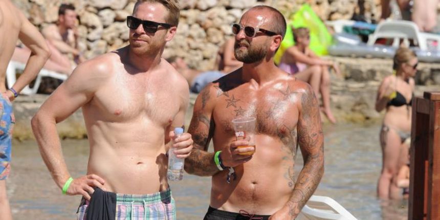 Tisno – Drugog dana Garden festivala posjetitelji uzivali u zabavi na plazi. Photo: Hrvoje Jelavic/PIXSELL