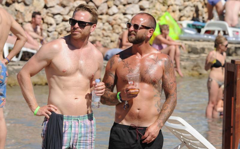 Tisno – Drugog dana Garden festivala posjetitelji uzivali u zabavi na plazi. Photo: Hrvoje Jelavic/PIXSELL