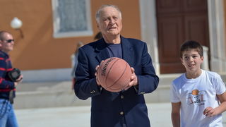Basket na Forumu: Košarkaške legende protiv mlađih uzrasta KK Zadar Basket na Forumu: Košarkaške legende protiv mlađih uzrasta KK Zadar