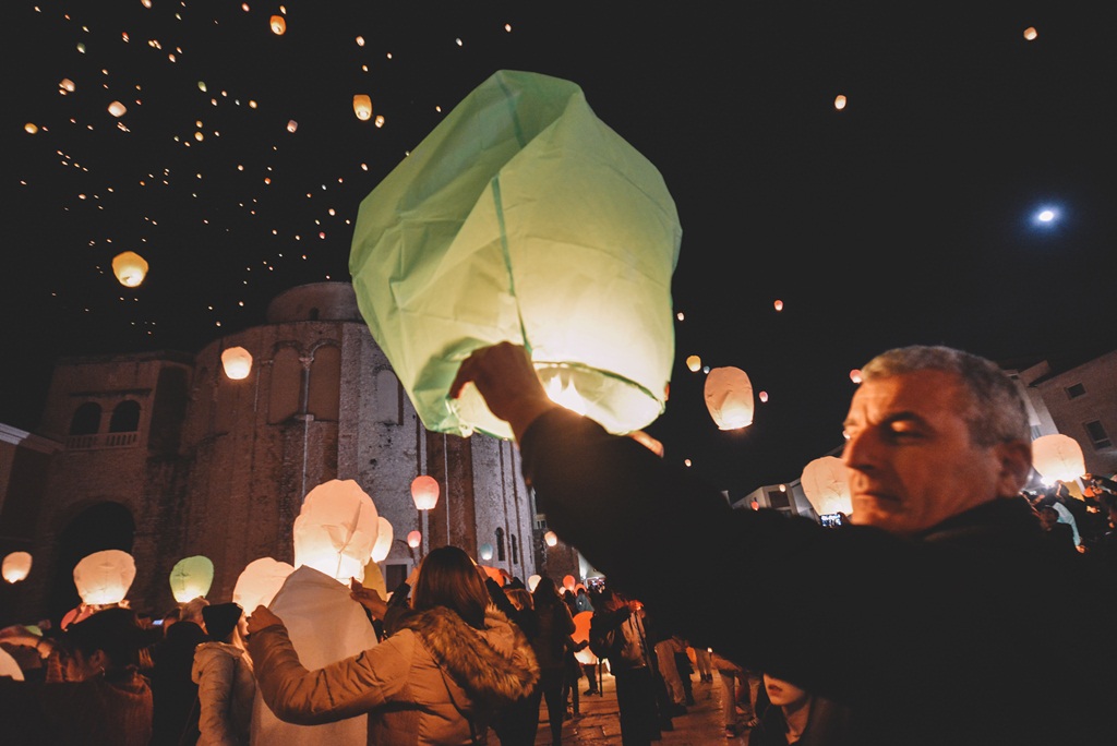 Humanitarni svjetlosni spektakl “Zaželi ljubav” na zadarskom Forumu 21. veljače 2016. Foto: Iva Perinčić Humanitarni svjetlosni spektakl “Zaželi ljubav” na zadarskom Forumu 21. veljače 2016. Foto: Iva Perinčić