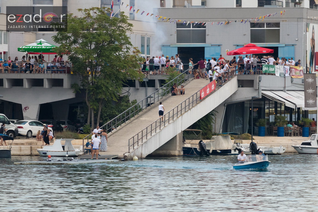 6. “Jadranov veslački dvoboj” osmeraca u uvali Jazine 6. “Jadranov veslački dvoboj” osmeraca u uvali Jazine