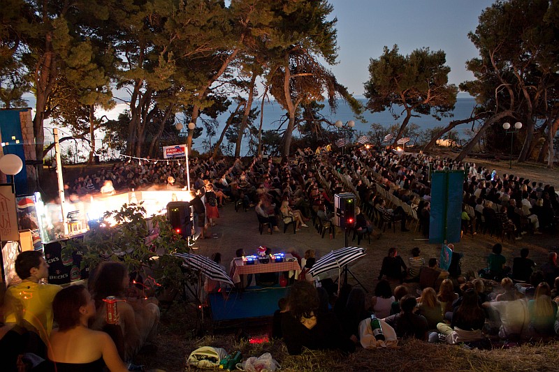 Projekcijom i tulumom otvoren 5. Festival mediteranskog filma u Splitu, Foto: Goran Leš Projekcijom i tulumom otvoren 5. Festival mediteranskog filma u Splitu, Foto: Goran Leš