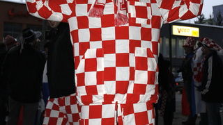 Graz, 210110.
EURO 2010 u rukometu. 
Trece kolo skupine A. Utakmica Hrvatska – Rusija.
Na fotografiji: Hrvatski navijaci ispred dvorane u Grazu.
Foto: Nenad Dugi / Cropix