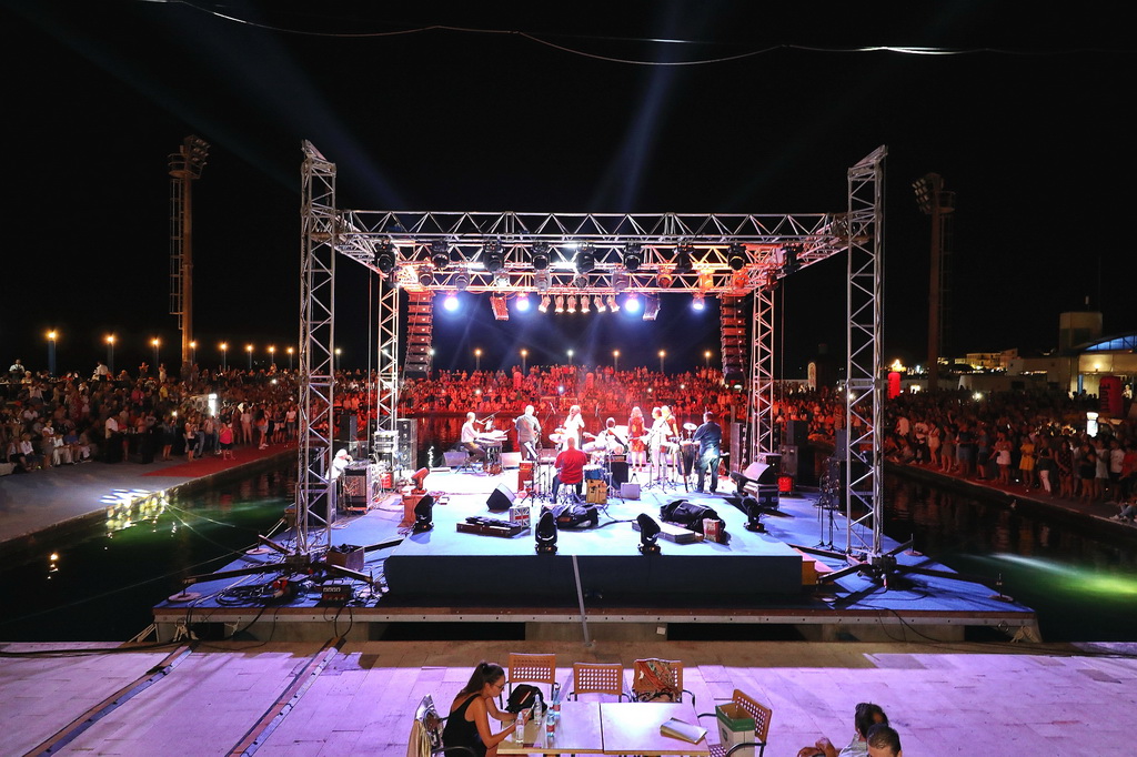 Čudesna Doris Dragović oduševila u Biogradu na Moru Čudesna Doris Dragović oduševila u Biogradu na Moru